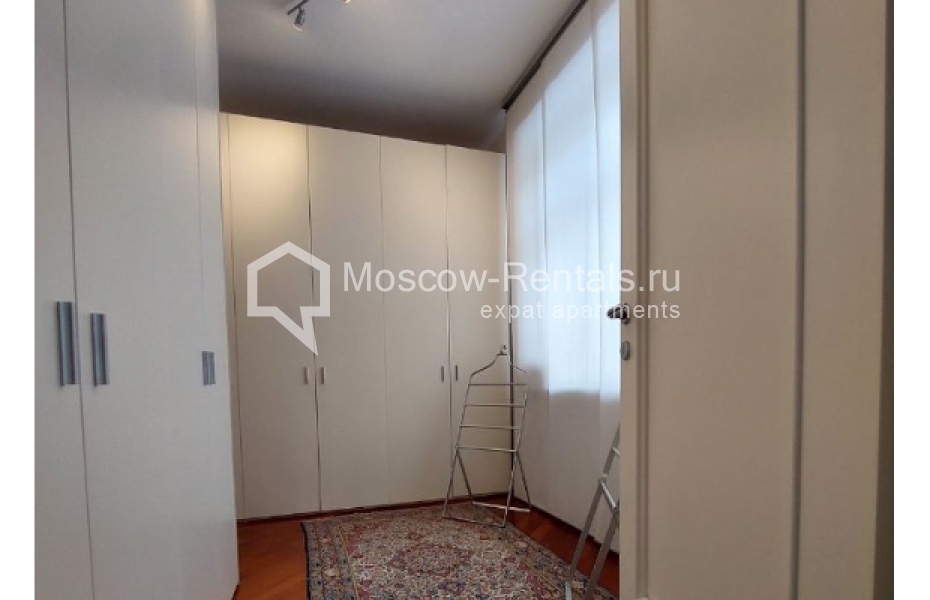 Photo #12 5-room (4 BR) apartment for <a href="http://moscow-rentals.ru/en/articles/long-term-rent" target="_blank">a long-term</a> rent
 in Russia, Moscow, B. Polaynka str, 4/10