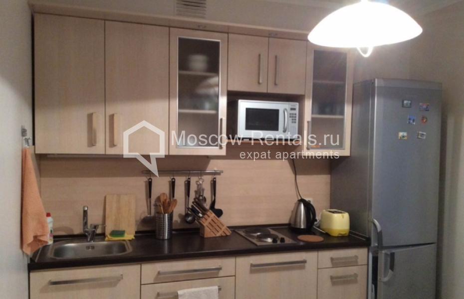 Photo #3 3-room (2 BR) apartment for <a href="http://moscow-rentals.ru/en/articles/long-term-rent" target="_blank">a long-term</a> rent
 in Russia, Moscow, Rostovskaya emb, 3