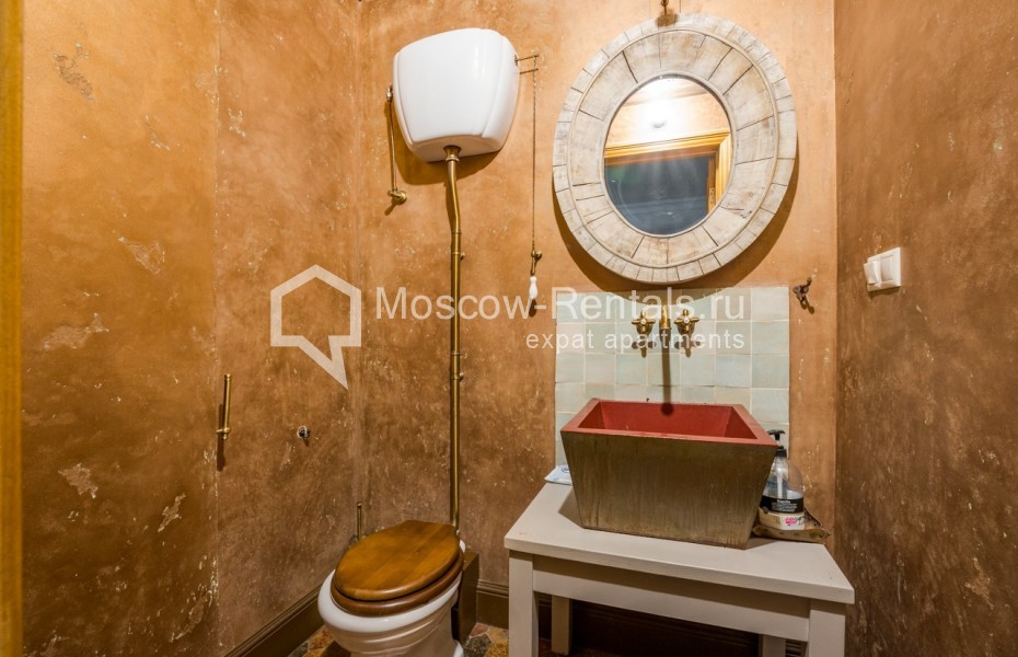 Photo #17 4-room (3 BR) apartment for <a href="http://moscow-rentals.ru/en/articles/long-term-rent" target="_blank">a long-term</a> rent
 in Russia, Moscow, Klimentovskyi lane, 2