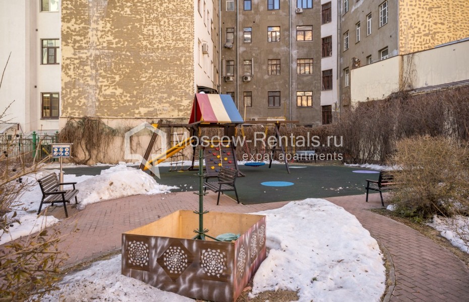 Photo #27 4-room (3 BR) apartment for <a href="http://moscow-rentals.ru/en/articles/long-term-rent" target="_blank">a long-term</a> rent
 in Russia, Moscow, Klimentovskyi lane, 2