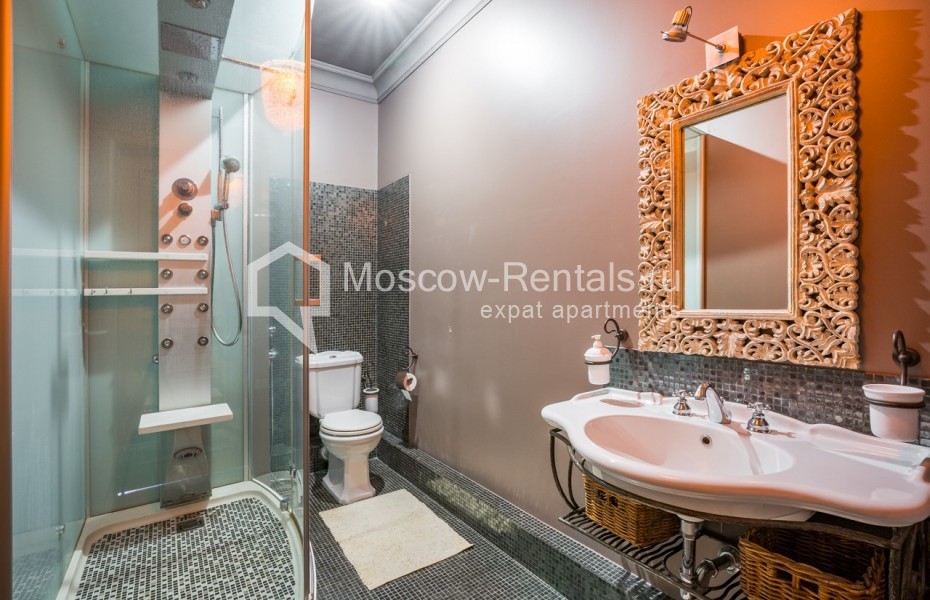 Photo #15 4-room (3 BR) apartment for <a href="http://moscow-rentals.ru/en/articles/long-term-rent" target="_blank">a long-term</a> rent
 in Russia, Moscow, Klimentovskyi lane, 2