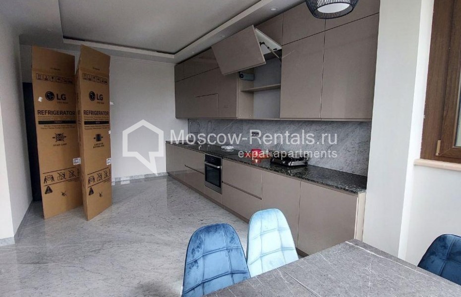 Photo #3 4-room (3 BR) apartment for <a href="http://moscow-rentals.ru/en/articles/long-term-rent" target="_blank">a long-term</a> rent
 in Russia, Moscow, Lomonoskovskyi prosp, 25к1