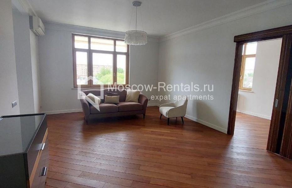 Photo #1 4-room (3 BR) apartment for <a href="http://moscow-rentals.ru/en/articles/long-term-rent" target="_blank">a long-term</a> rent
 in Russia, Moscow, Lomonoskovskyi prosp, 25к1