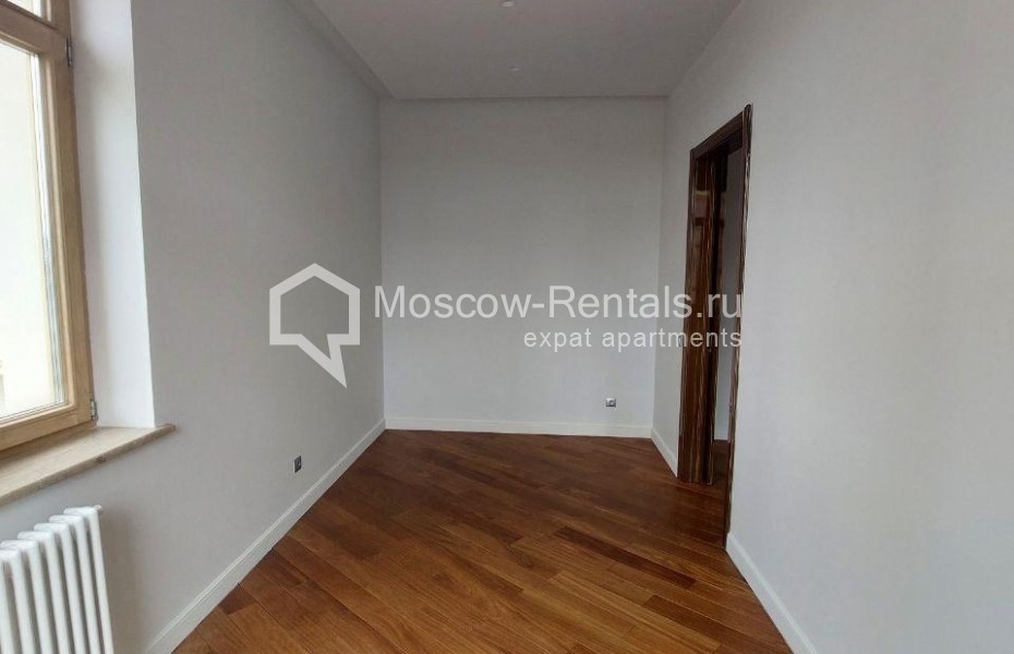 Photo #9 4-room (3 BR) apartment for <a href="http://moscow-rentals.ru/en/articles/long-term-rent" target="_blank">a long-term</a> rent
 in Russia, Moscow, Lomonoskovskyi prosp, 25к1