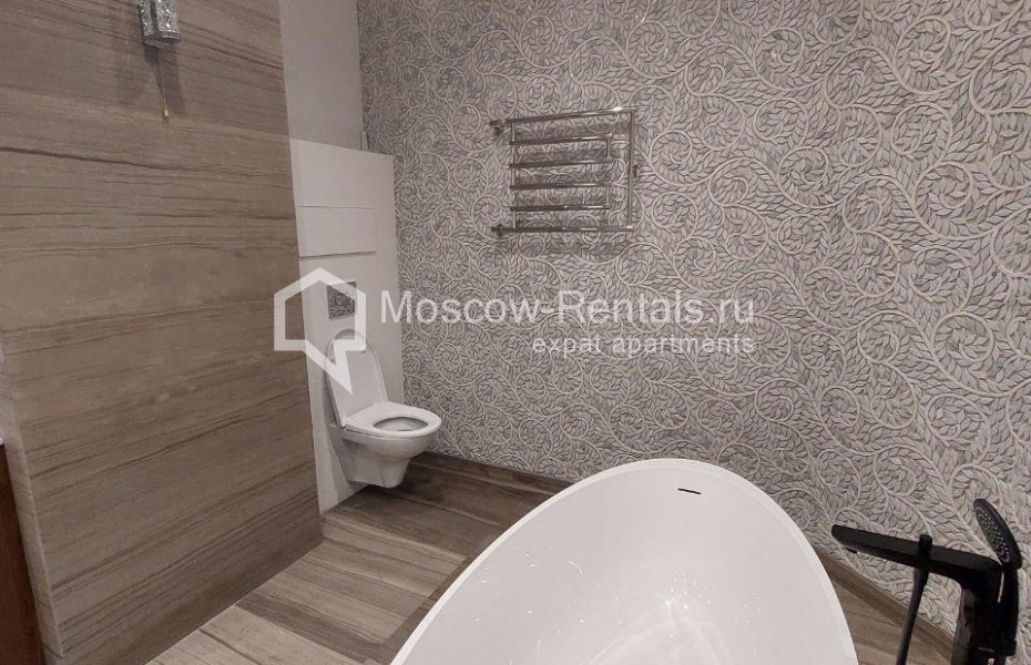 Photo #14 4-room (3 BR) apartment for <a href="http://moscow-rentals.ru/en/articles/long-term-rent" target="_blank">a long-term</a> rent
 in Russia, Moscow, Lomonoskovskyi prosp, 25к1