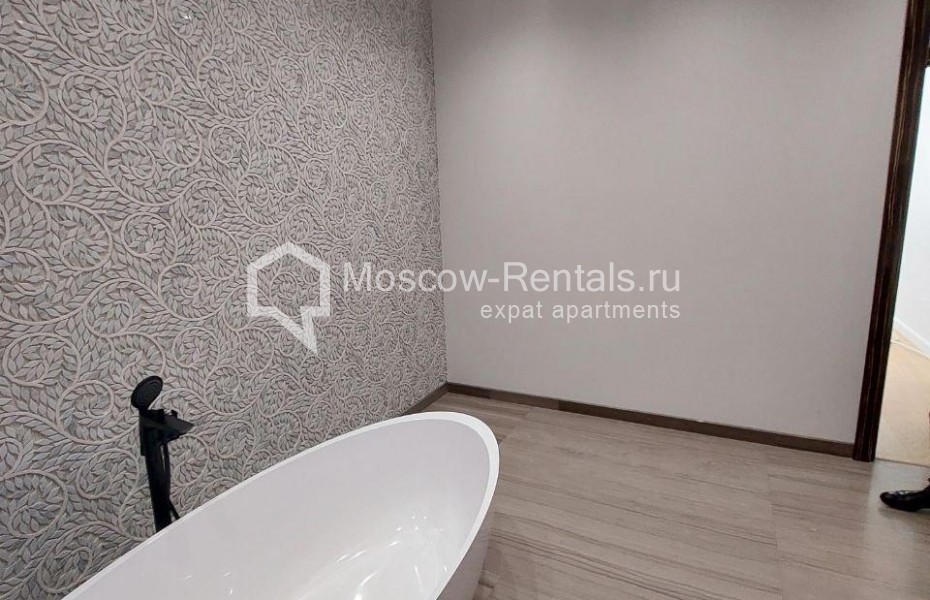 Photo #13 4-room (3 BR) apartment for <a href="http://moscow-rentals.ru/en/articles/long-term-rent" target="_blank">a long-term</a> rent
 in Russia, Moscow, Lomonoskovskyi prosp, 25к1