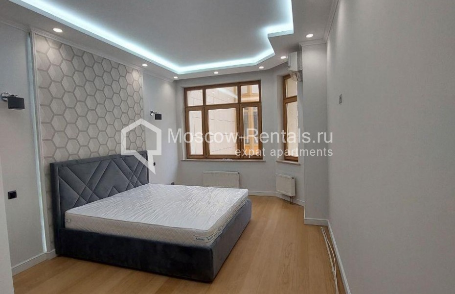 Photo #10 4-room (3 BR) apartment for <a href="http://moscow-rentals.ru/en/articles/long-term-rent" target="_blank">a long-term</a> rent
 in Russia, Moscow, Lomonoskovskyi prosp, 25к1