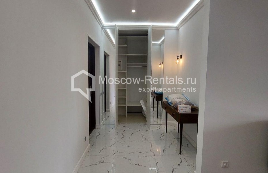 Photo #19 4-room (3 BR) apartment for <a href="http://moscow-rentals.ru/en/articles/long-term-rent" target="_blank">a long-term</a> rent
 in Russia, Moscow, Lomonoskovskyi prosp, 25к1