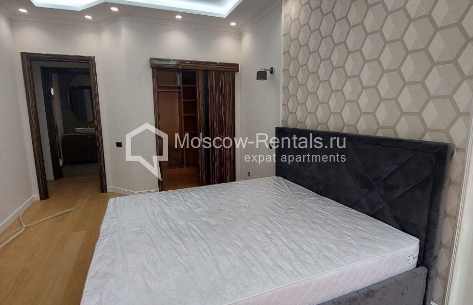 Photo #11 4-room (3 BR) apartment for <a href="http://moscow-rentals.ru/en/articles/long-term-rent" target="_blank">a long-term</a> rent
 in Russia, Moscow, Lomonoskovskyi prosp, 25к1