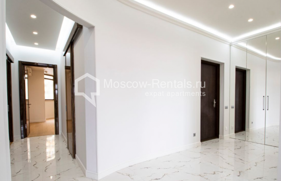 Photo #20 4-room (3 BR) apartment for <a href="http://moscow-rentals.ru/en/articles/long-term-rent" target="_blank">a long-term</a> rent
 in Russia, Moscow, Lomonoskovskyi prosp, 25к1