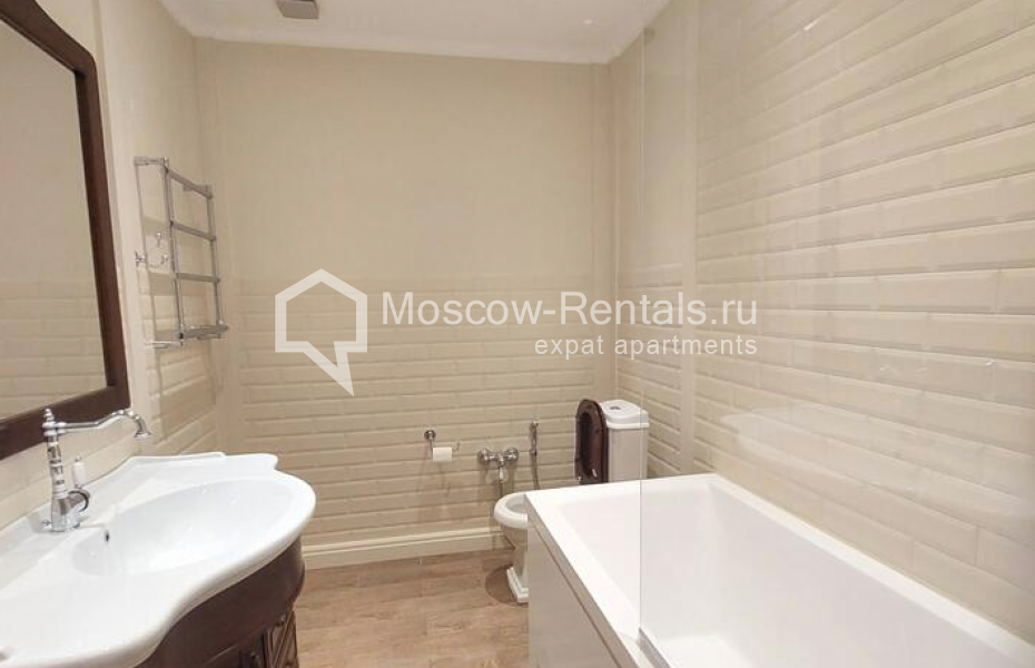 Photo #18 4-room (3 BR) apartment for <a href="http://moscow-rentals.ru/en/articles/long-term-rent" target="_blank">a long-term</a> rent
 in Russia, Moscow, B. Yakimanka str, 26