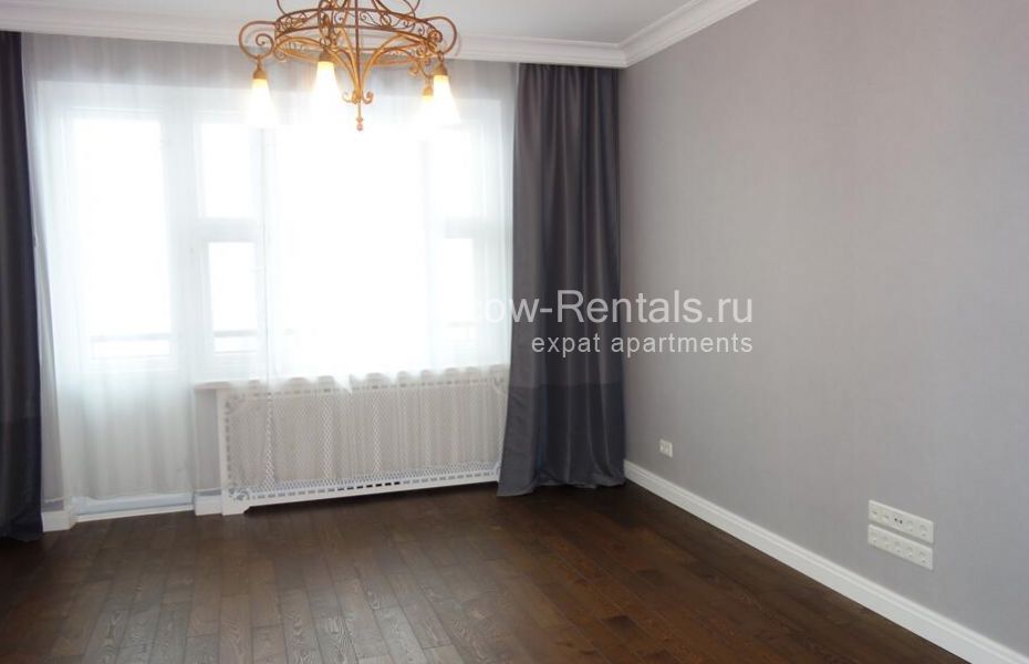 Photo #10 4-room (3 BR) apartment for <a href="http://moscow-rentals.ru/en/articles/long-term-rent" target="_blank">a long-term</a> rent
 in Russia, Moscow, B. Yakimanka str, 26