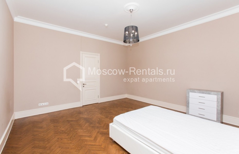 Photo #8 4-room (3 BR) apartment for <a href="http://moscow-rentals.ru/en/articles/long-term-rent" target="_blank">a long-term</a> rent
 in Russia, Moscow, B. Ordynka str, 67