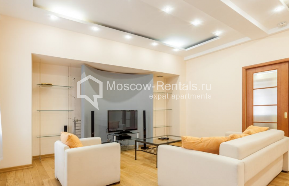 Photo #6 3-room (2 BR) apartment for <a href="http://moscow-rentals.ru/en/articles/long-term-rent" target="_blank">a long-term</a> rent
 in Russia, Moscow, Krivoarbatskyi lane, 19