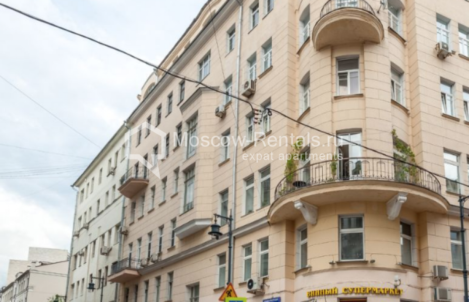Photo #18 3-room (2 BR) apartment for <a href="http://moscow-rentals.ru/en/articles/long-term-rent" target="_blank">a long-term</a> rent
 in Russia, Moscow, Krivoarbatskyi lane, 19