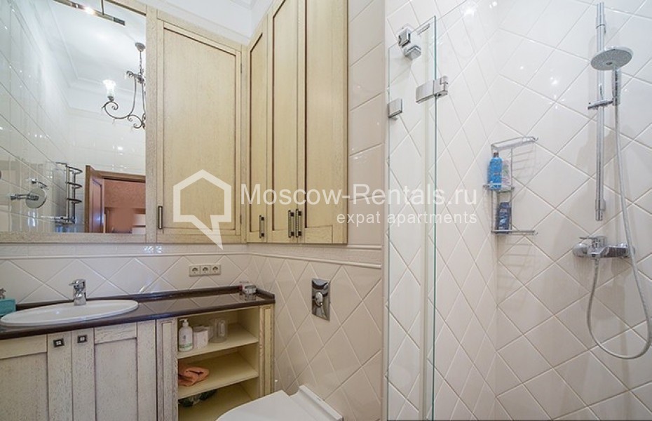Photo #8 4-room (3 BR) apartment for <a href="http://moscow-rentals.ru/en/articles/long-term-rent" target="_blank">a long-term</a> rent
 in Russia, Moscow, Shabolovka str, 10 bld 1