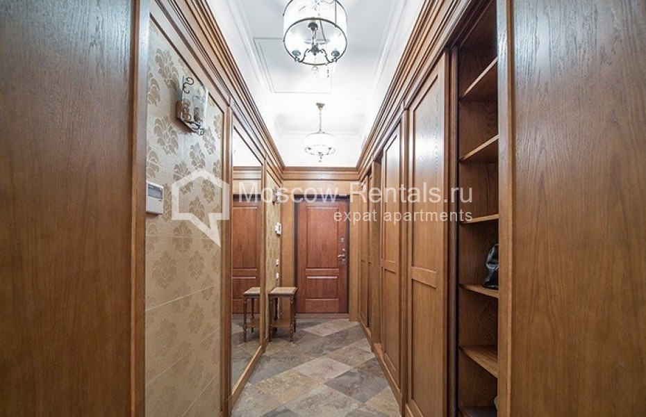 Photo #10 4-room (3 BR) apartment for <a href="http://moscow-rentals.ru/en/articles/long-term-rent" target="_blank">a long-term</a> rent
 in Russia, Moscow, Shabolovka str, 10 bld 1