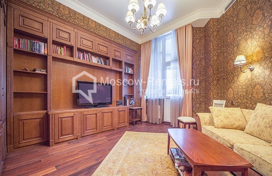 Photo #2 4-room (3 BR) apartment for <a href="http://moscow-rentals.ru/en/articles/long-term-rent" target="_blank">a long-term</a> rent
 in Russia, Moscow, Shabolovka str, 10 bld 1