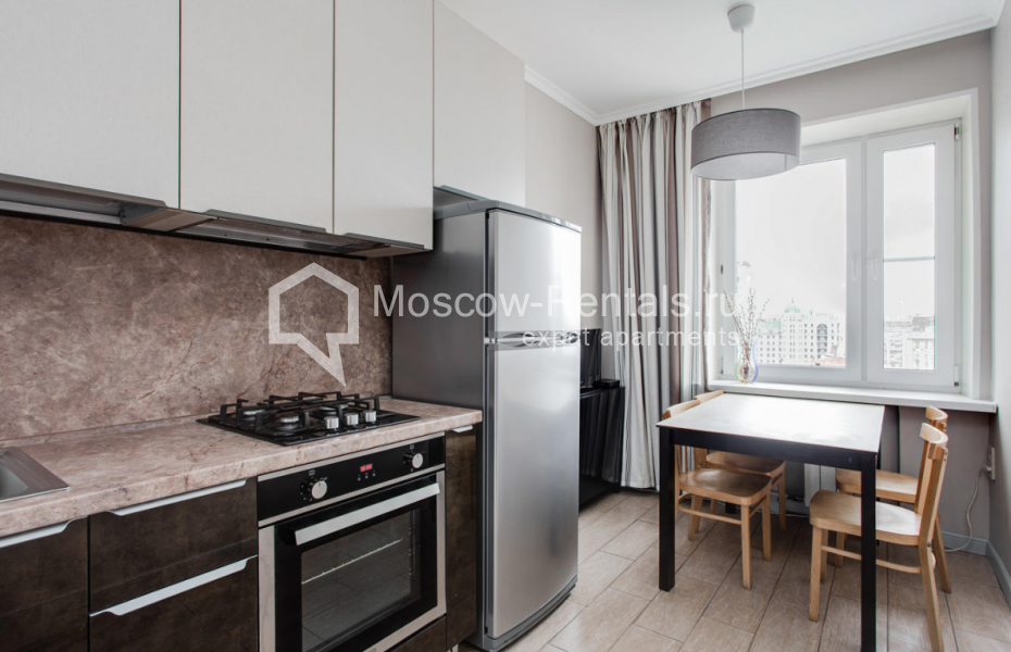 Photo #3 3-room (2 BR) apartment for <a href="http://moscow-rentals.ru/en/articles/long-term-rent" target="_blank">a long-term</a> rent
 in Russia, Moscow, Staropimenovskyi lane, 12/6