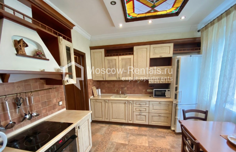 Photo #6 3-room (2 BR) apartment for <a href="http://moscow-rentals.ru/en/articles/long-term-rent" target="_blank">a long-term</a> rent
 in Russia, Moscow, M. Dmitrovka str, 15