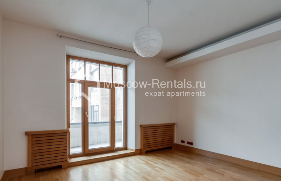 Photo #4 5-room (4 BR) apartment for <a href="http://moscow-rentals.ru/en/articles/long-term-rent" target="_blank">a long-term</a> rent
 in Russia, Moscow, Prechistenka str, 40/2С2