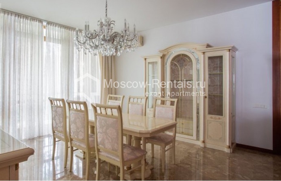 Photo #2 4-room (3 BR) apartment for <a href="http://moscow-rentals.ru/en/articles/long-term-rent" target="_blank">a long-term</a> rent
 in Russia, Moscow, Zubovskyi proezd, 1