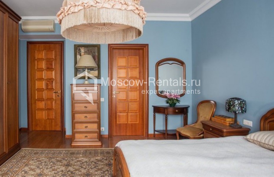 Photo #9 4-room (3 BR) apartment for <a href="http://moscow-rentals.ru/en/articles/long-term-rent" target="_blank">a long-term</a> rent
 in Russia, Moscow, Zubovskyi proezd, 1