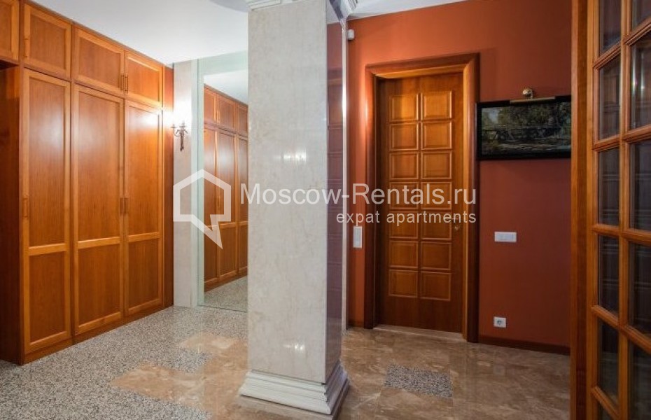 Photo #17 4-room (3 BR) apartment for <a href="http://moscow-rentals.ru/en/articles/long-term-rent" target="_blank">a long-term</a> rent
 in Russia, Moscow, Zubovskyi proezd, 1