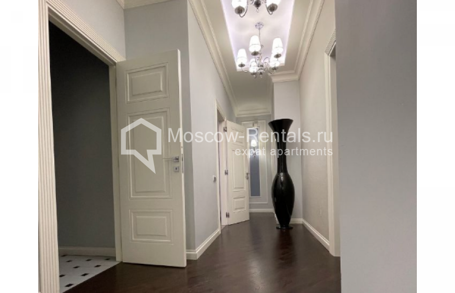 Photo #5 4-room (3 BR) apartment for <a href="http://moscow-rentals.ru/en/articles/long-term-rent" target="_blank">a long-term</a> rent
 in Russia, Moscow, Smolenskaya emb, 2