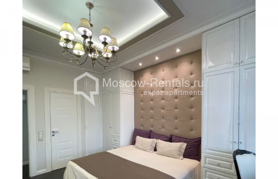 Photo #13 4-room (3 BR) apartment for <a href="http://moscow-rentals.ru/en/articles/long-term-rent" target="_blank">a long-term</a> rent
 in Russia, Moscow, Smolenskaya emb, 2