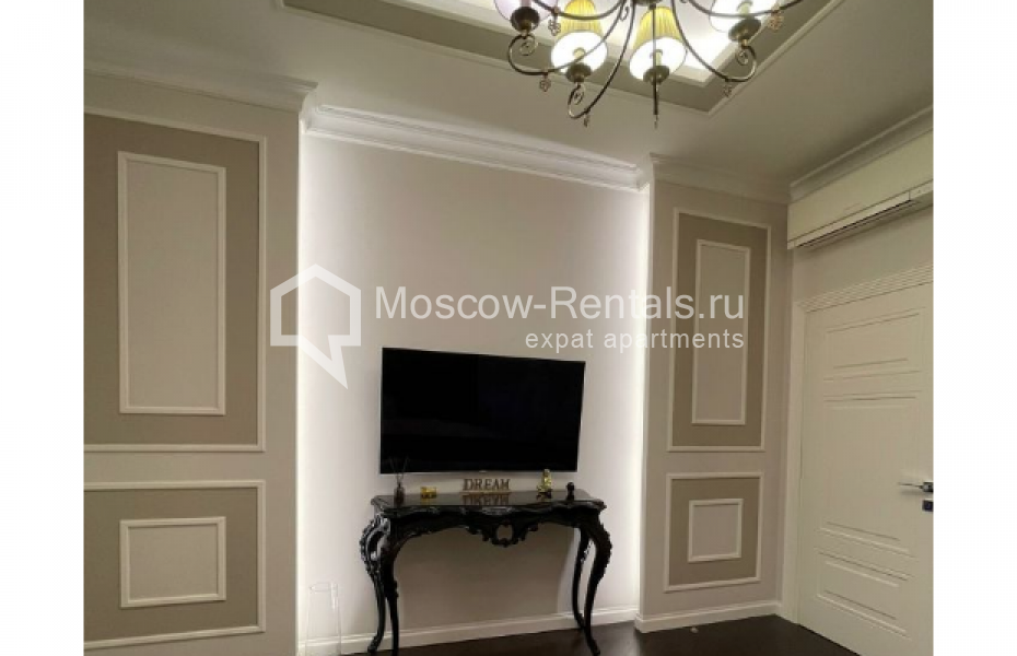 Photo #18 4-room (3 BR) apartment for <a href="http://moscow-rentals.ru/en/articles/long-term-rent" target="_blank">a long-term</a> rent
 in Russia, Moscow, Smolenskaya emb, 2