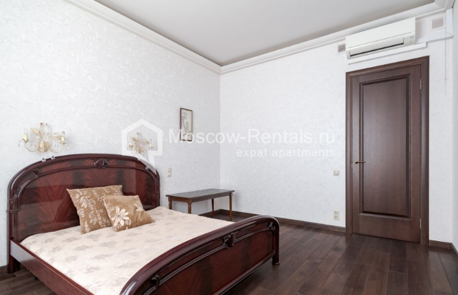 Photo #6 4-room (3 BR) apartment for <a href="http://moscow-rentals.ru/en/articles/long-term-rent" target="_blank">a long-term</a> rent
 in Russia, Moscow, B. Pirogovskaya str, 8