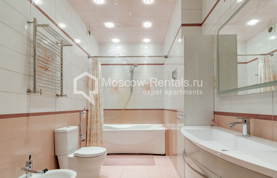 Photo #11 4-room (3 BR) apartment for <a href="http://moscow-rentals.ru/en/articles/long-term-rent" target="_blank">a long-term</a> rent
 in Russia, Moscow, B. Pirogovskaya str, 8