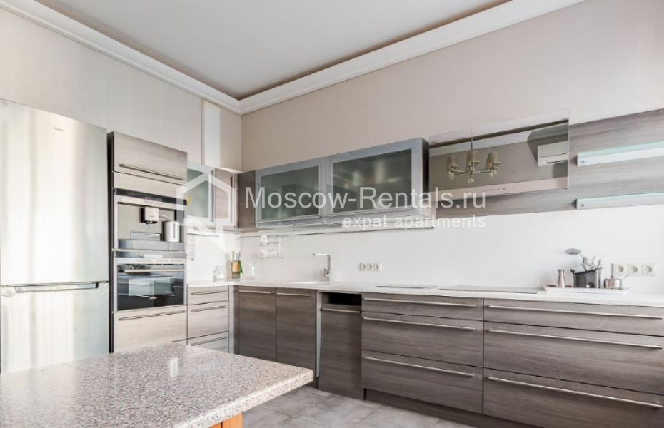 Photo #4 4-room (3 BR) apartment for <a href="http://moscow-rentals.ru/en/articles/long-term-rent" target="_blank">a long-term</a> rent
 in Russia, Moscow, B. Pirogovskaya str, 8