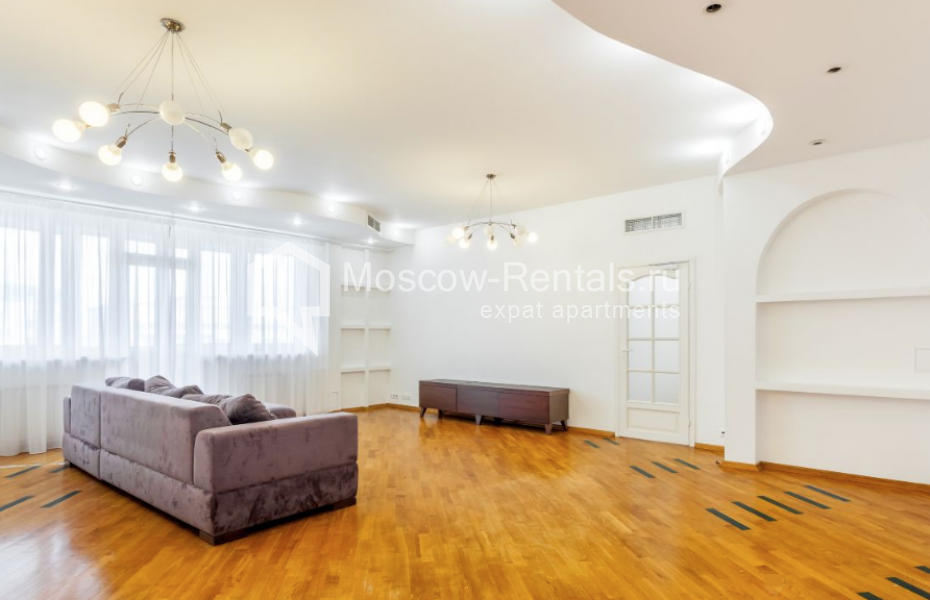 Photo #1 5-room (4 BR) apartment for <a href="http://moscow-rentals.ru/en/articles/long-term-rent" target="_blank">a long-term</a> rent
 in Russia, Moscow, Komsomolskyi prosp, 32