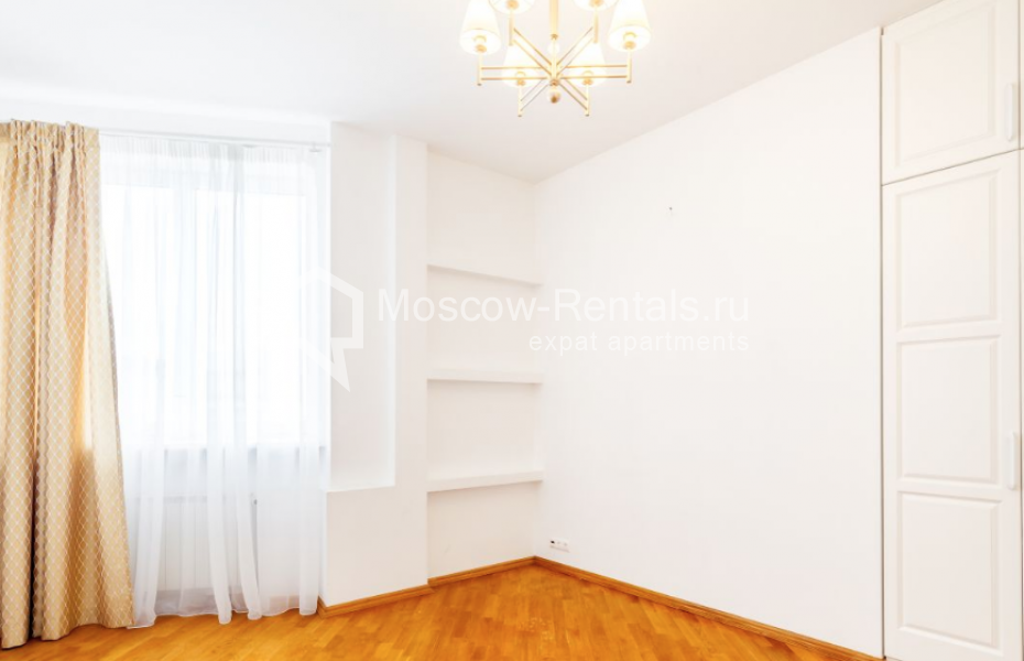 Photo #10 5-room (4 BR) apartment for <a href="http://moscow-rentals.ru/en/articles/long-term-rent" target="_blank">a long-term</a> rent
 in Russia, Moscow, Komsomolskyi prosp, 32