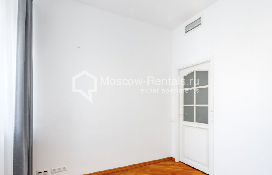 Photo #16 5-room (4 BR) apartment for <a href="http://moscow-rentals.ru/en/articles/long-term-rent" target="_blank">a long-term</a> rent
 in Russia, Moscow, Komsomolskyi prosp, 32