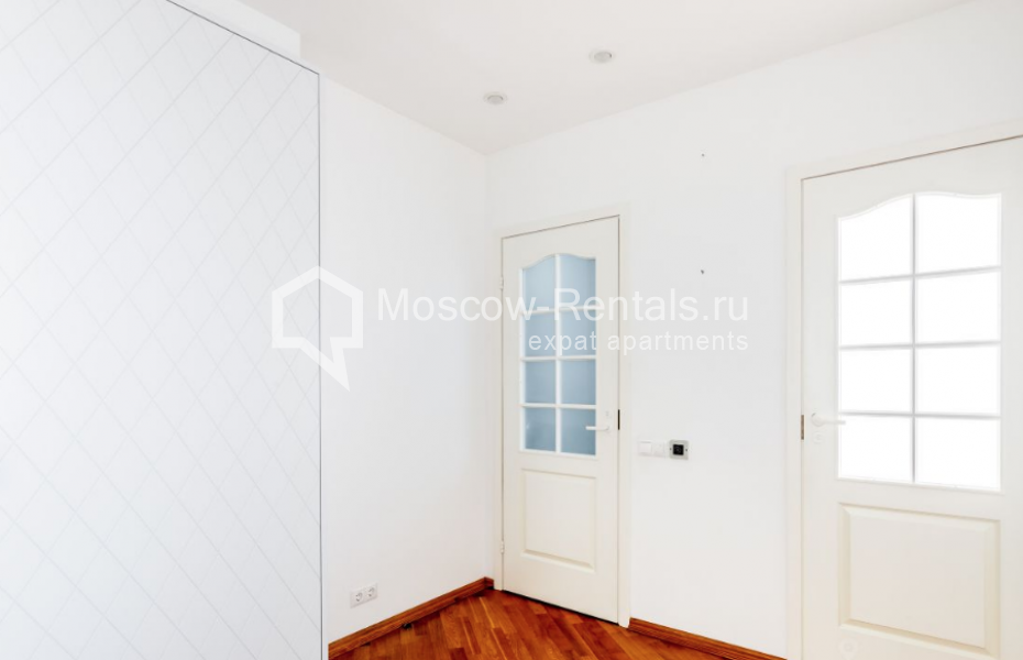 Photo #17 5-room (4 BR) apartment for <a href="http://moscow-rentals.ru/en/articles/long-term-rent" target="_blank">a long-term</a> rent
 in Russia, Moscow, Komsomolskyi prosp, 32