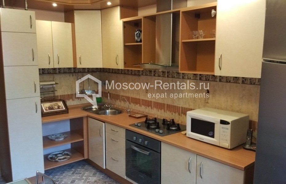 Photo #6 3-room (2 BR) apartment for <a href="http://moscow-rentals.ru/en/articles/long-term-rent" target="_blank">a long-term</a> rent
 in Russia, Moscow, Smolenskaya str, 7