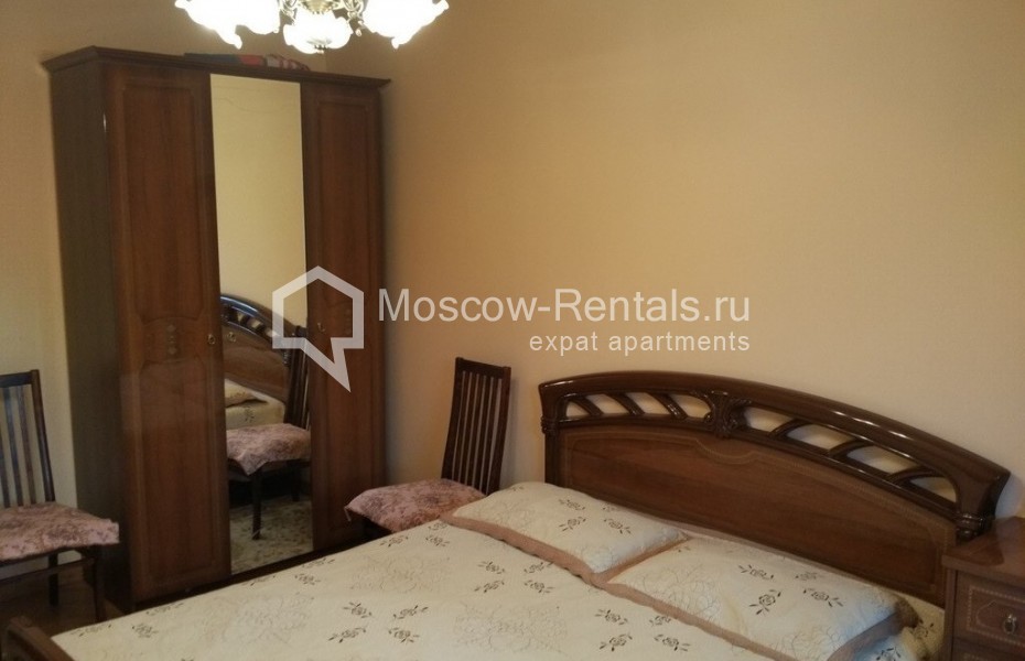 Photo #2 3-room (2 BR) apartment for <a href="http://moscow-rentals.ru/en/articles/long-term-rent" target="_blank">a long-term</a> rent
 in Russia, Moscow, Smolenskaya str, 7