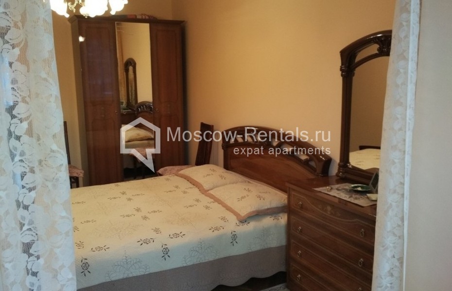 Photo #3 3-room (2 BR) apartment for <a href="http://moscow-rentals.ru/en/articles/long-term-rent" target="_blank">a long-term</a> rent
 in Russia, Moscow, Smolenskaya str, 7