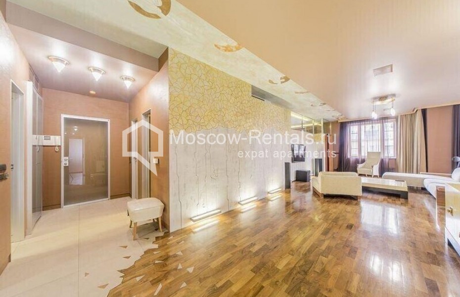 Photo #6 4-room (3 BR) apartment for <a href="http://moscow-rentals.ru/en/articles/long-term-rent" target="_blank">a long-term</a> rent
 in Russia, Moscow, 1st Smolenskyi lane, 17