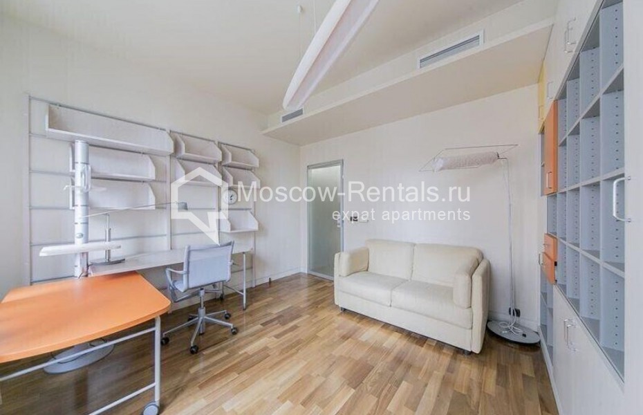 Photo #15 4-room (3 BR) apartment for <a href="http://moscow-rentals.ru/en/articles/long-term-rent" target="_blank">a long-term</a> rent
 in Russia, Moscow, 1st Smolenskyi lane, 17