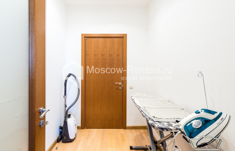 Photo #13 4-room (3 BR) apartment for <a href="http://moscow-rentals.ru/en/articles/long-term-rent" target="_blank">a long-term</a> rent
 in Russia, Moscow, 1st Zachatievskyi lane, 4