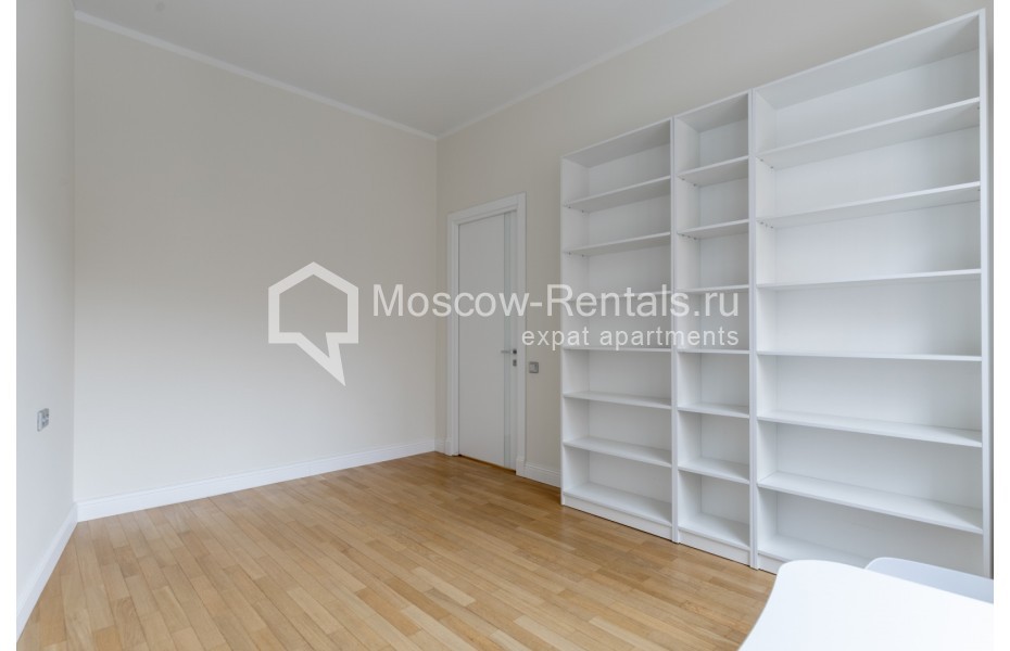 Photo #13 4-room (3 BR) apartment for <a href="http://moscow-rentals.ru/en/articles/long-term-rent" target="_blank">a long-term</a> rent
 in Russia, Moscow, Nashchokinskyi lane, 6