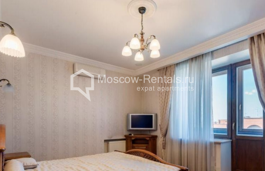 Photo #4 4-room (3 BR) apartment for <a href="http://moscow-rentals.ru/en/articles/long-term-rent" target="_blank">a long-term</a> rent
 in Russia, Moscow, B. Yakimanka str, 26