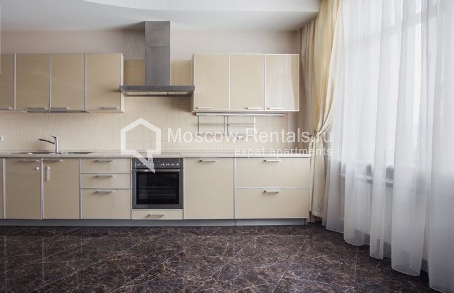 Photo #3 4-room (3 BR) apartment for <a href="http://moscow-rentals.ru/en/articles/long-term-rent" target="_blank">a long-term</a> rent
 in Russia, Moscow, Shabolovka str, 10к1