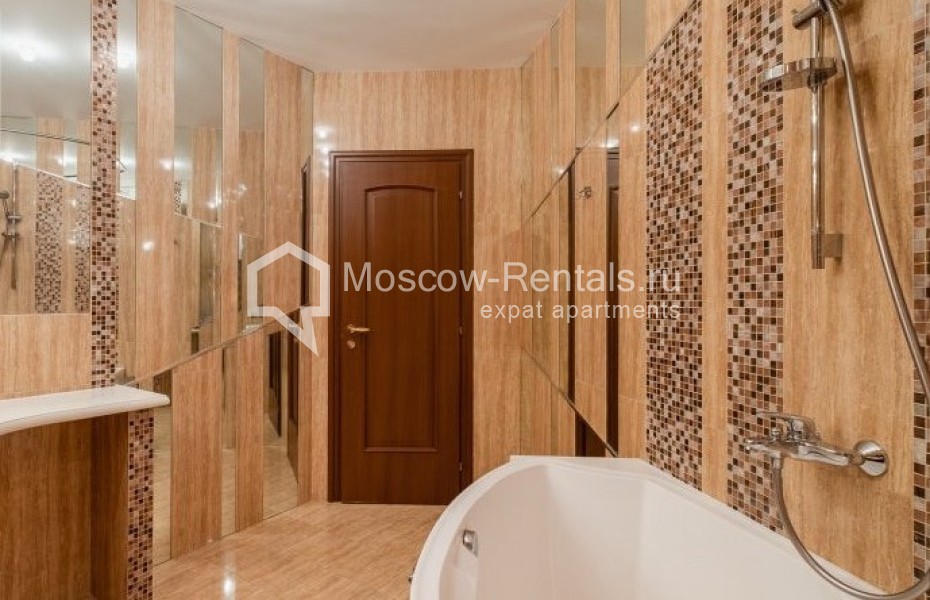 Photo #18 4-room (3 BR) apartment for <a href="http://moscow-rentals.ru/en/articles/long-term-rent" target="_blank">a long-term</a> rent
 in Russia, Moscow, Shabolovka str, 10к1