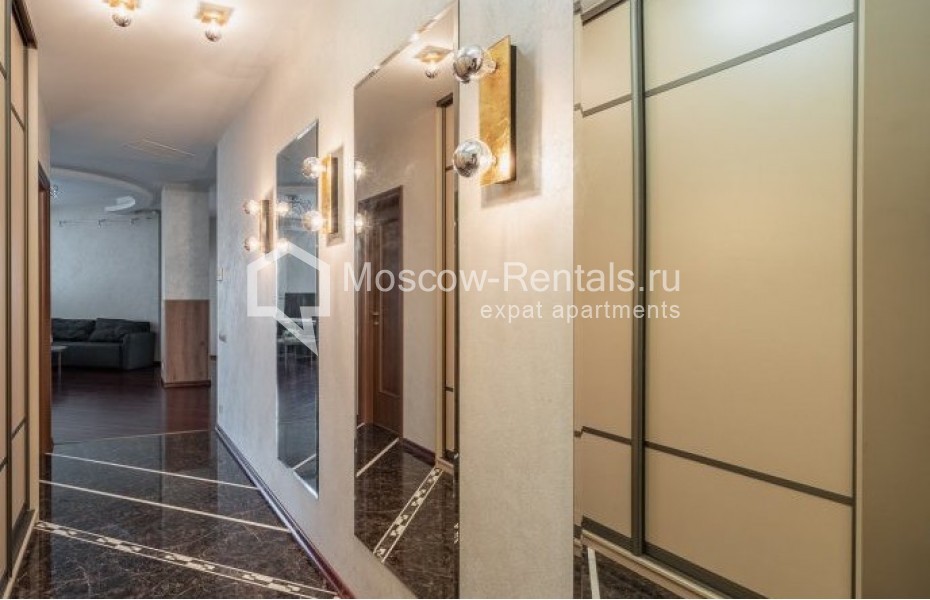 Photo #20 4-room (3 BR) apartment for <a href="http://moscow-rentals.ru/en/articles/long-term-rent" target="_blank">a long-term</a> rent
 in Russia, Moscow, Shabolovka str, 10к1