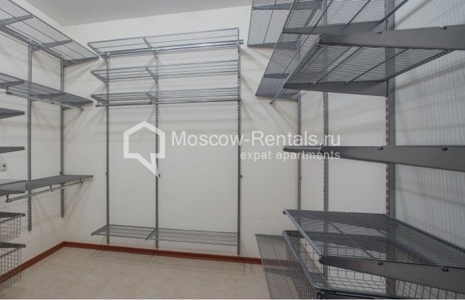 Photo #21 4-room (3 BR) apartment for <a href="http://moscow-rentals.ru/en/articles/long-term-rent" target="_blank">a long-term</a> rent
 in Russia, Moscow, Shabolovka str, 10к1
